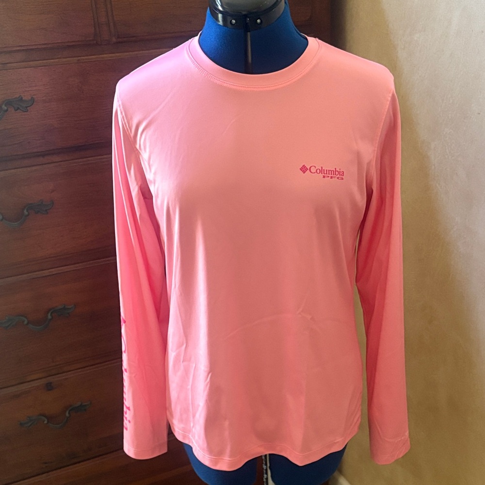 Columbia PFG Tidal long sleeved tee in bright pink.